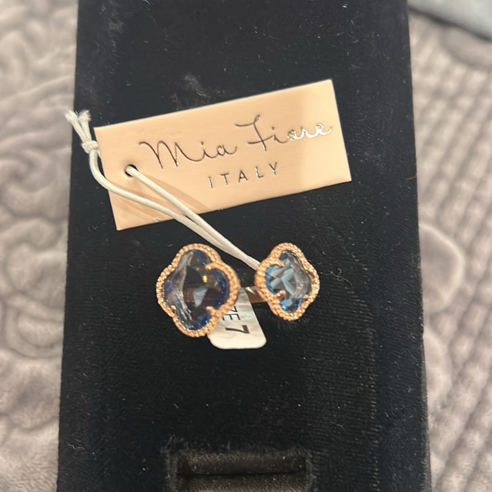 Stunning Navy Montana Crystal Double Clover Ring-sz. 7- Boutique